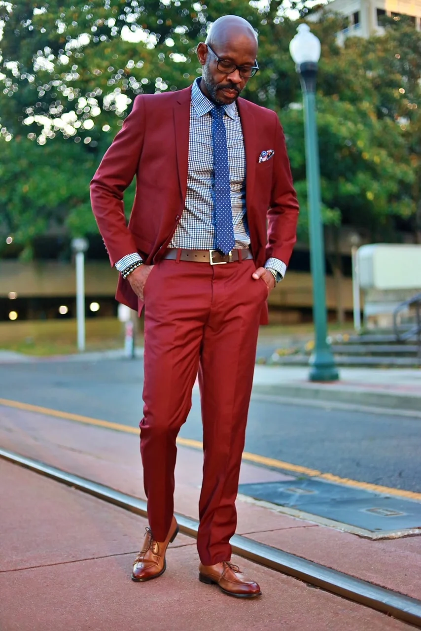 Men's Basic 2 Button Slim Fit Wedding Suit in Burgundy - Image 4